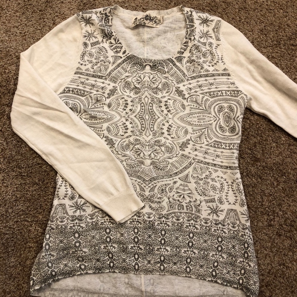 Aventura lightweight sweater
